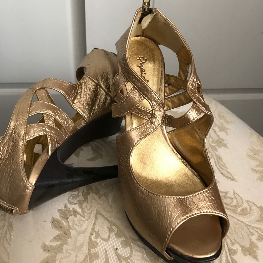 Gold platform heel